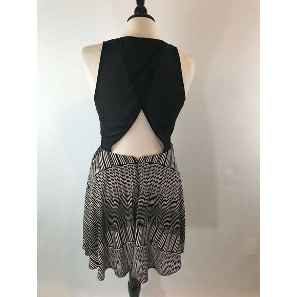LUSH Black/Cream Sleeveless Mesh Back Dress Small‎ - Picture 5 of 10
